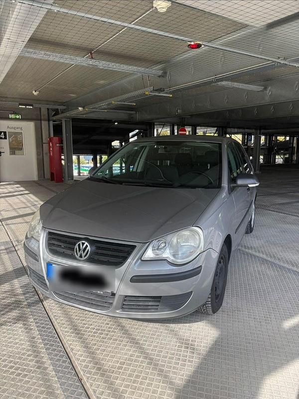 Grau Gebraucht 2009 VW Polo Trendline Kleinwagen | 2.500 € (Guter Preis) - Bild 1/4