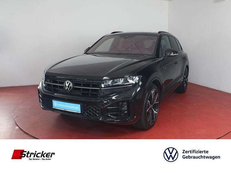 Grenadillschwarz metallic Gebraucht 2024 VW Touareg R-line SUV | 68.949 € (Fairer Preis) - Bild 1/3