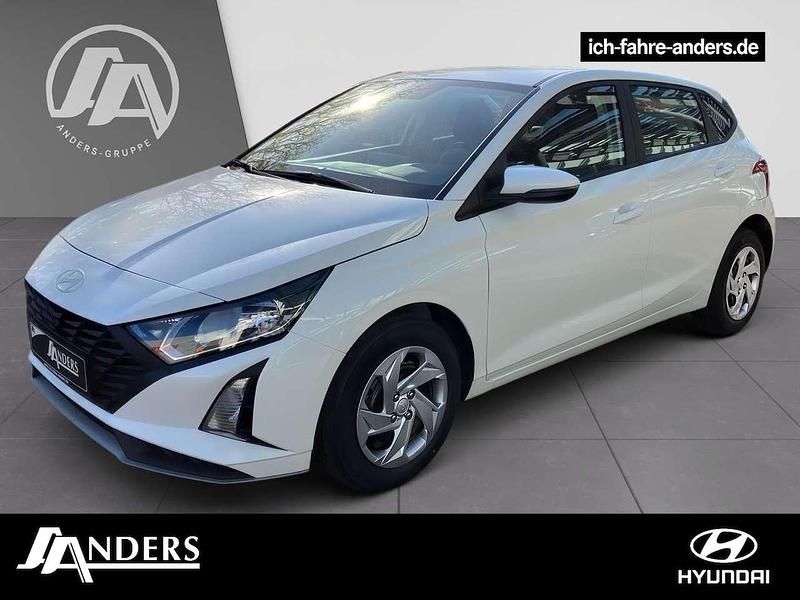 Weiß Neu 2025 Hyundai i20 Select Limousine | 19.890 € (Fairer Preis) - Bild 1/3