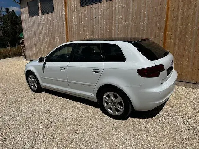 Gebraucht Audi A3 Sportback Attraction 140 PS (102 kW) 2011 Weiß Kleinwagen