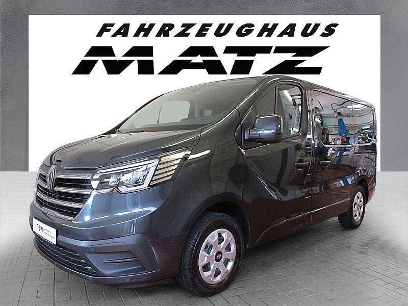 Grau Gebraucht 2024 Renault Trafic Van | 38.975 € (Etwas zu teuer) - Bild 1/4