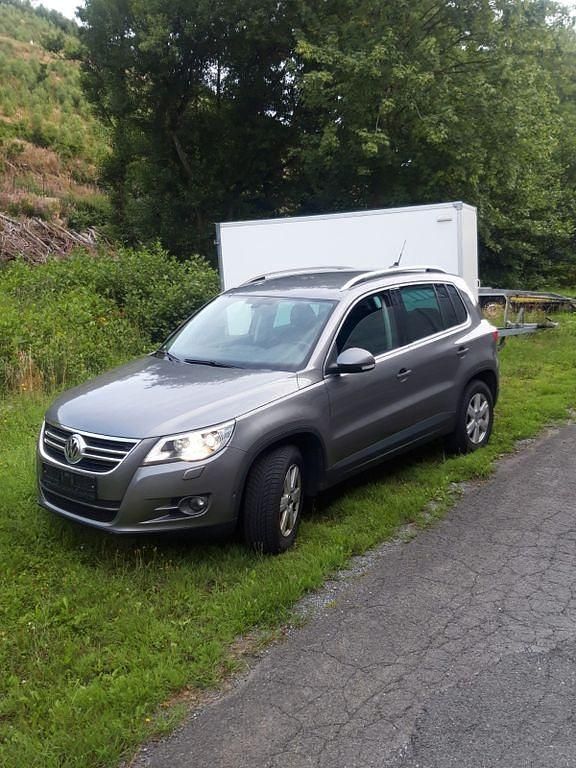 Grau Gebraucht 2008 VW Tiguan Sportline SUV | 6.300 € (Guter Preis) - Bild 1/4