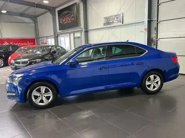 Gebraucht Skoda Superb 150 PS (110 kW) 2021 Modra energy/energy blue Limousine