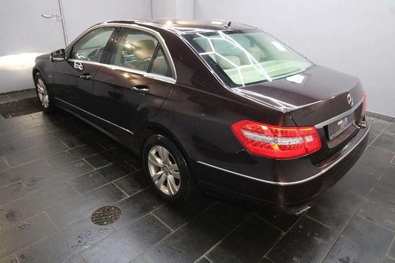 Gebraucht Mercedes E350 292 PS (214 kW) 2009 Cupritbraun Limousine