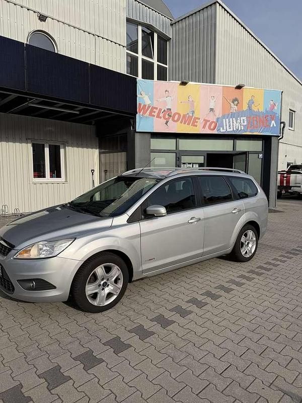 Gebraucht Ford Focus Style 109 PS (80 kW) 2011 Kombi