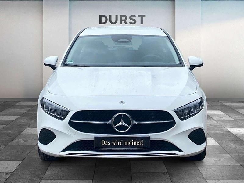 Gebraucht Mercedes A200 163 PS (119 kW) 2025 Polarweiss  unilack Kleinwagen