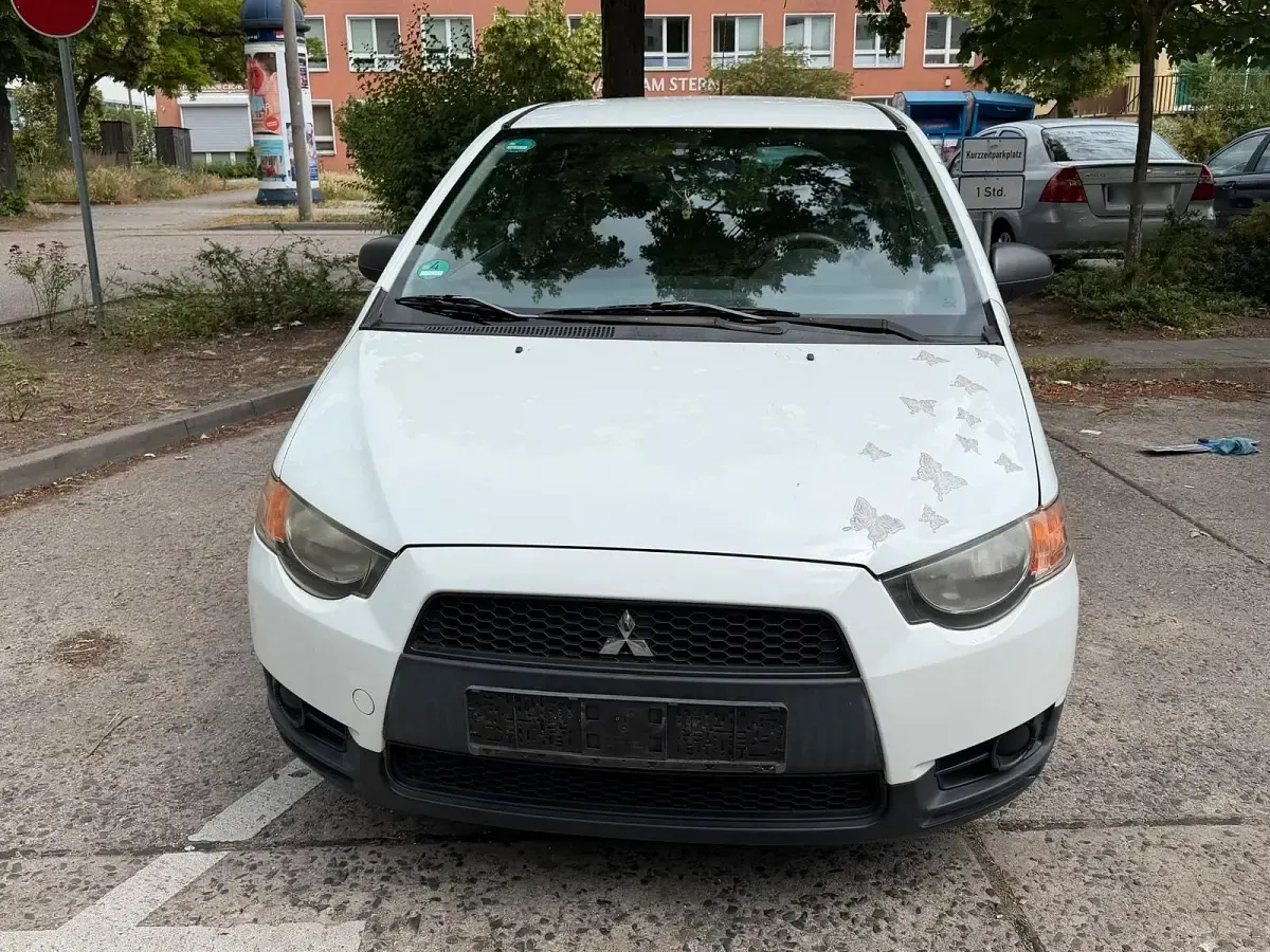 Gebraucht Mitsubishi Colt 75 PS (55 kW) 2009 Weiß Kleinwagen