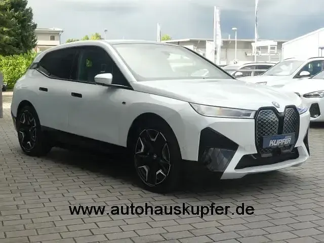 Gebraucht BMW iX Performance 455 kW (619 PS) 2023 Weiß SUV