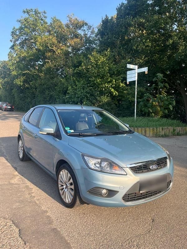 Blau Gebraucht 2008 Ford Focus Titanium Kombi | 2.700 € (Guter Preis) - Bild 1/4