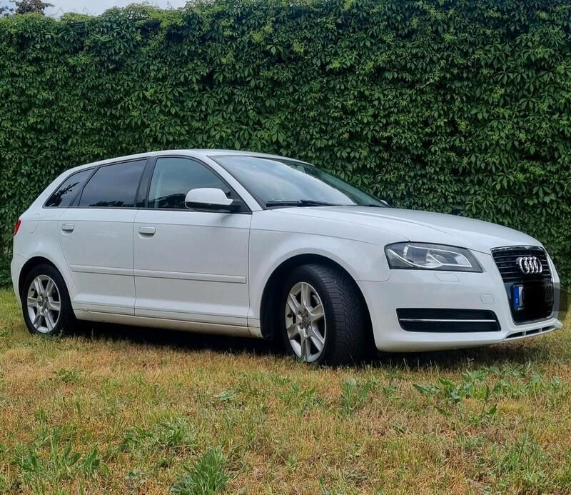Weiß Gebraucht 2011 Audi A3 Sportback Limousine | 7.500 € (Fairer Preis) - Bild 1/4