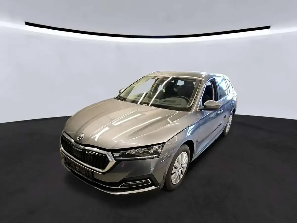 Gebraucht Skoda Octavia Style 116 PS (85 kW) 2023 Grau Kombi