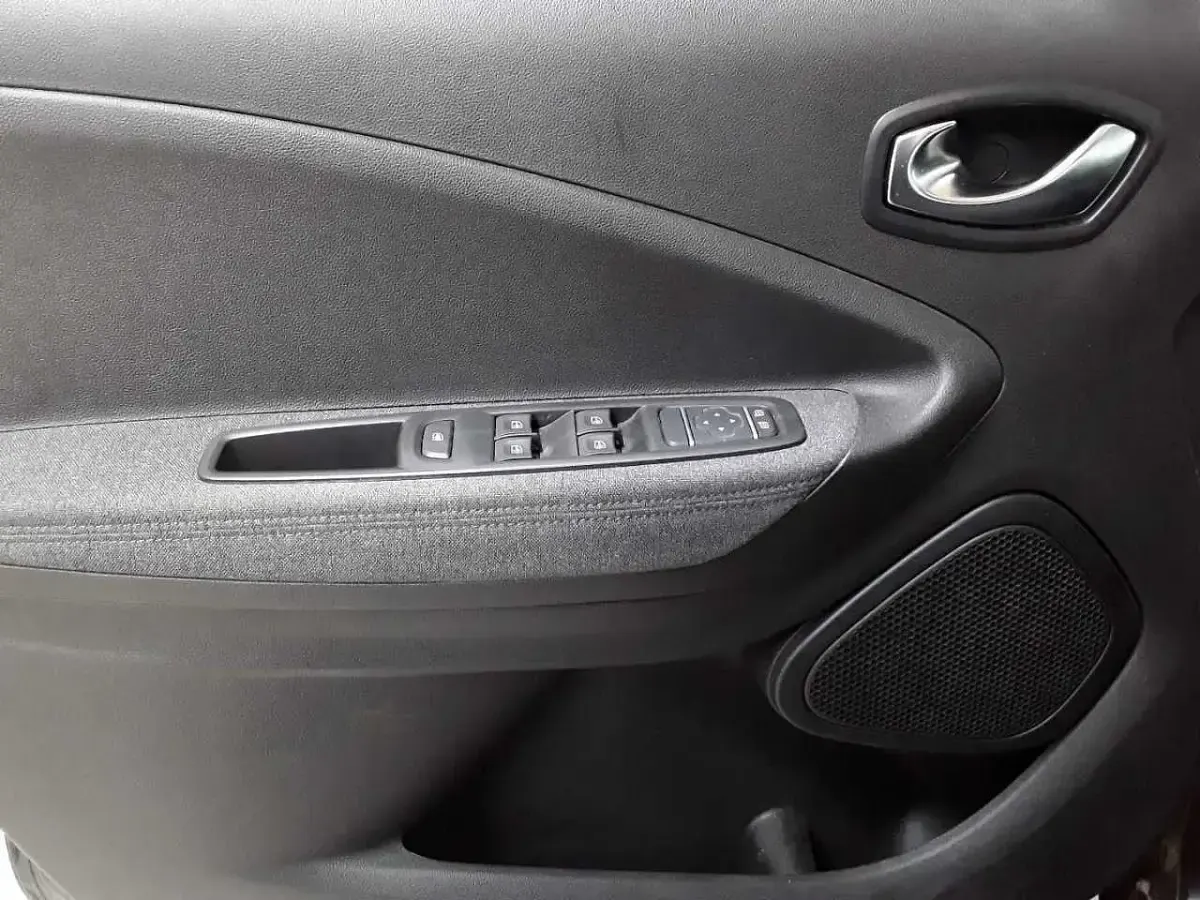Gebraucht Renault Zoe Evolution 100 kW (136 PS) 2023 Black pearlschwarz metallic Kleinwagen