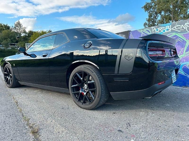 Second-hand Dodge Challenger 492 CP (361 kW) 2016 Negru Coupe