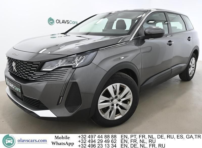 Grau Gebraucht 2021 Peugeot 5008 Sport Van / Kleinbus | 16.698 € (Guter Preis) - Bild 1/4