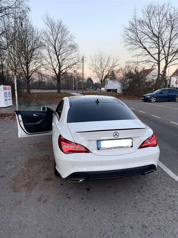 Gebraucht Mercedes CLA180 122 PS (89 kW) 2016 Weiß Limousine