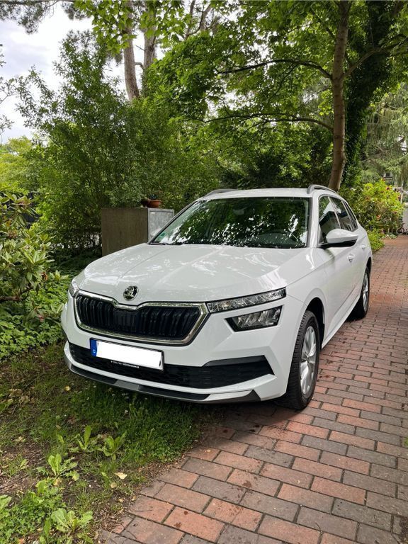 Weiß Gebraucht 2020 Skoda Kamiq Ambition SUV | 16.990 € (Fairer Preis) - Bild 1/4