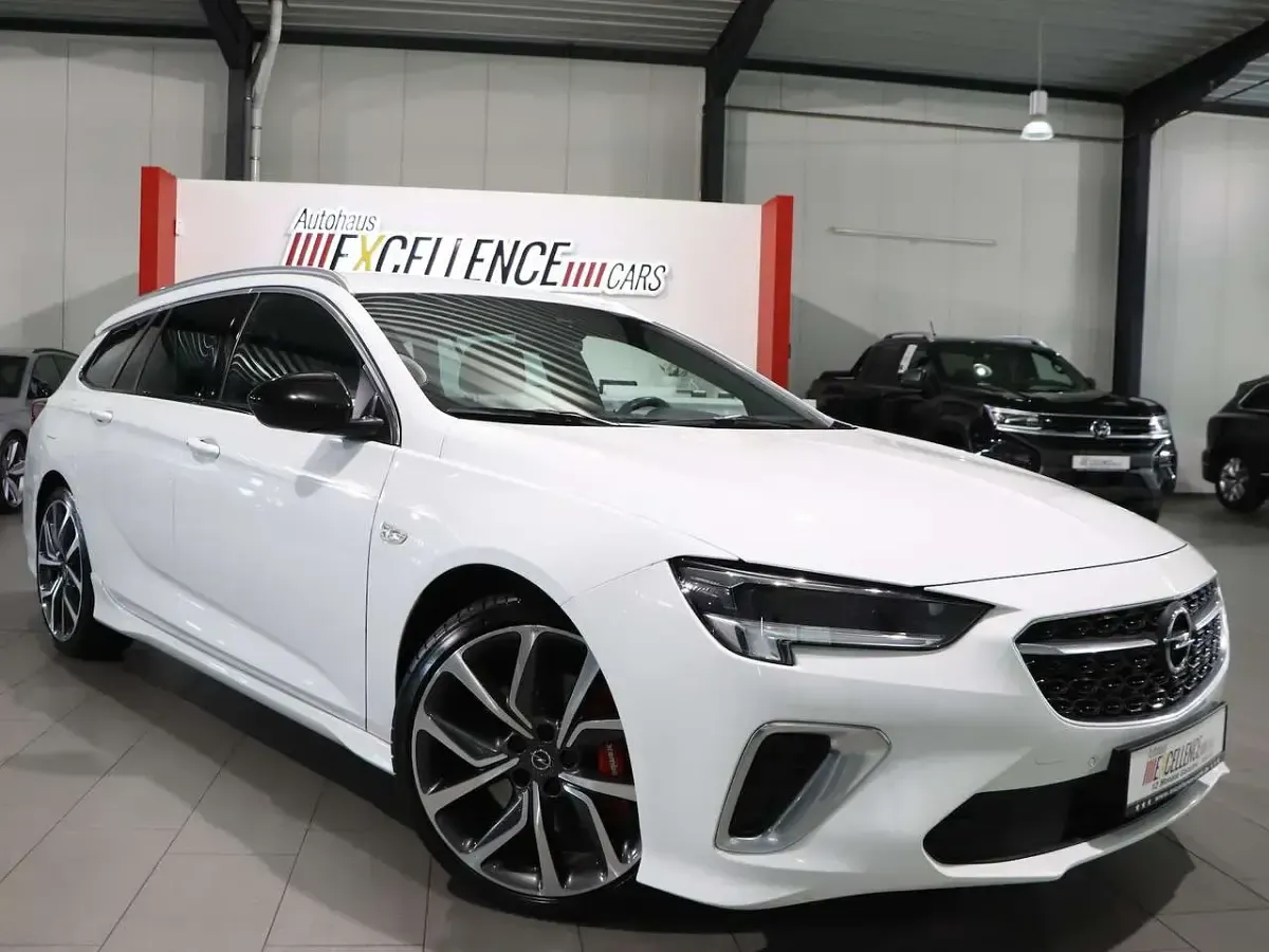 Gebraucht Opel Insignia OPC 230 PS (169 kW) 2022 White jade brilliant Kombi