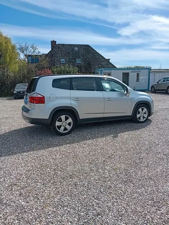 Gebraucht Chevrolet Orlando LT 163 PS (119 kW) 2014 Silber Van / Kleinbus