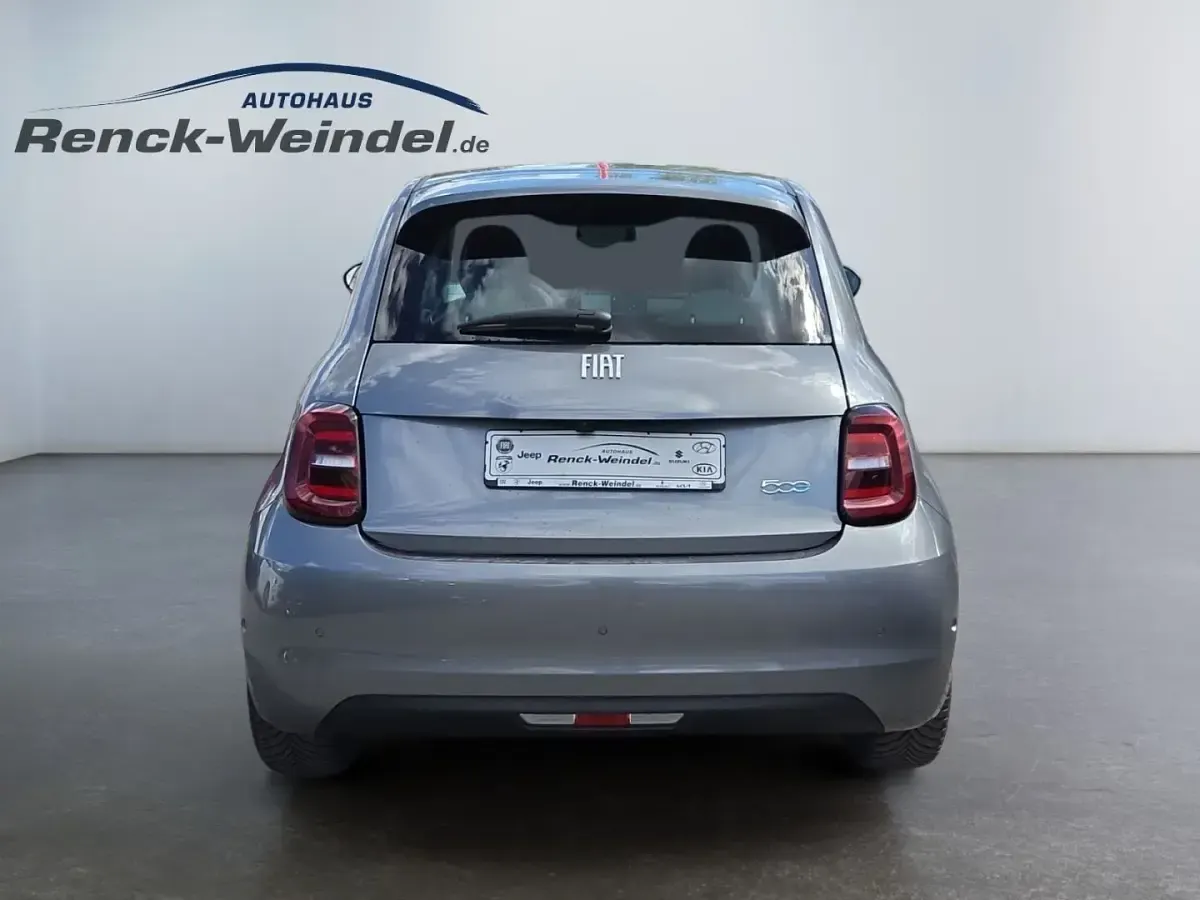 Gebraucht Fiat 500e La Prima 86 kW (118 PS) 2024 Grau Kleinwagen