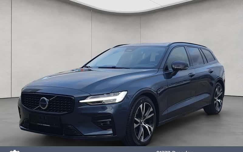 Gebraucht Volvo V60 Plus 197 PS (144 kW) 2025 Denim blaumetallic Kombi