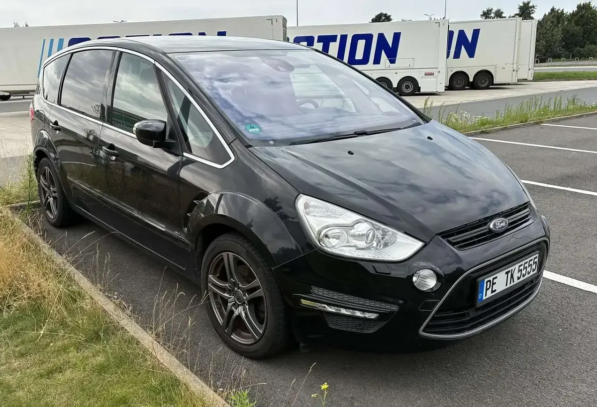 Gebraucht Ford S-MAX Titanium 163 PS (119 kW) 2015 Schwarz Van / Kleinbus