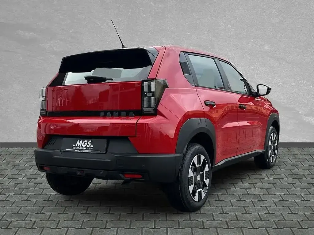 Gebraucht Fiat Grande Panda 110 PS (80 kW) 2026 Rot Kleinwagen