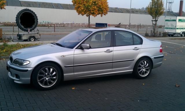 Silber metallic Gebraucht 2003 BMW 330 M Sport Limousine | 14.000 € (Teuer) - Bild 1/4