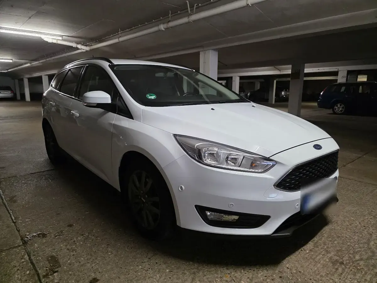 Używany Ford Focus 105 KM (77 kW) 2018 Biały Kombi