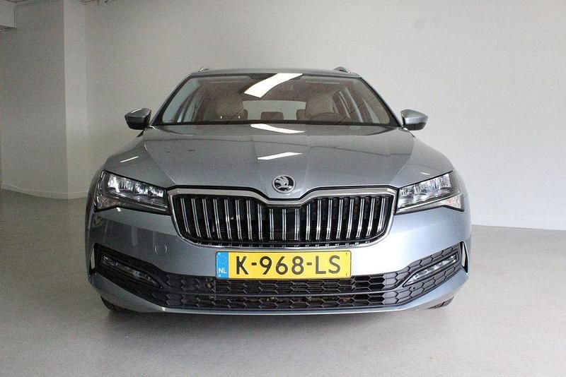 Gebraucht Skoda Superb Business Line 150 PS (110 kW) 2021 Grau Kombi