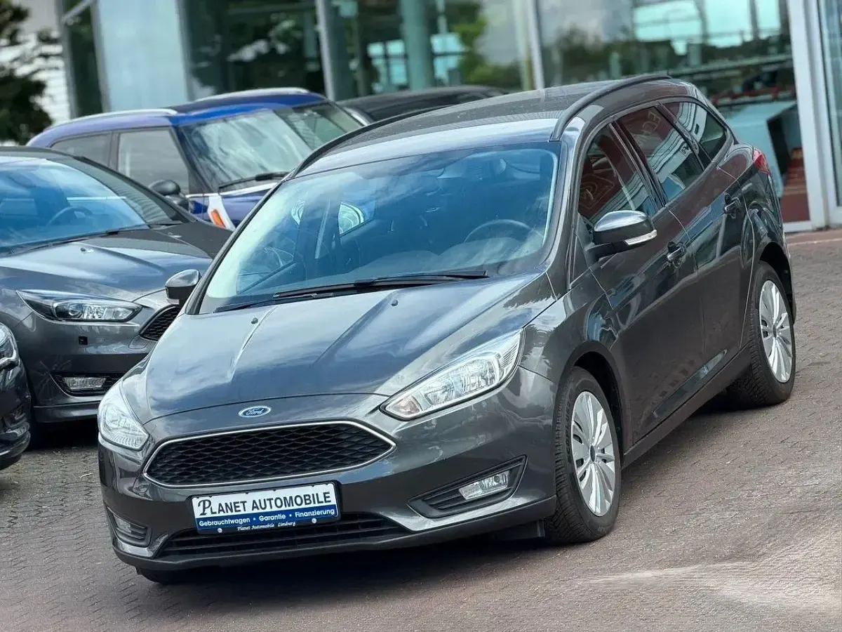 Gebraucht Ford Focus Business Edition 125 PS (91 kW) 2017 Grau Kombi