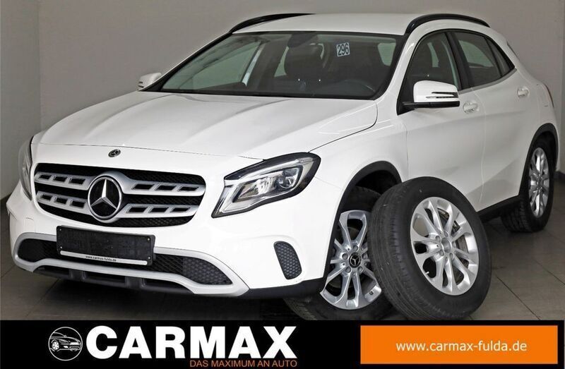 Polarweiss unilack Gebraucht 2018 Mercedes GLA200 Style SUV | 18.200 € (Guter Preis) - Bild 1/4