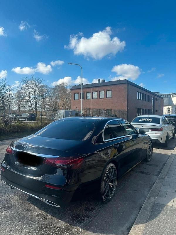 Gebraucht Mercedes E220 AMG line 197 PS (144 kW) 2022 Schwarz Limousine