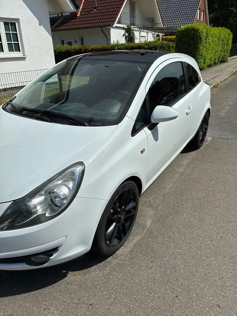 Gebraucht Opel Corsa Sport 80 PS (58 kW) 2009 Weiß Kleinwagen