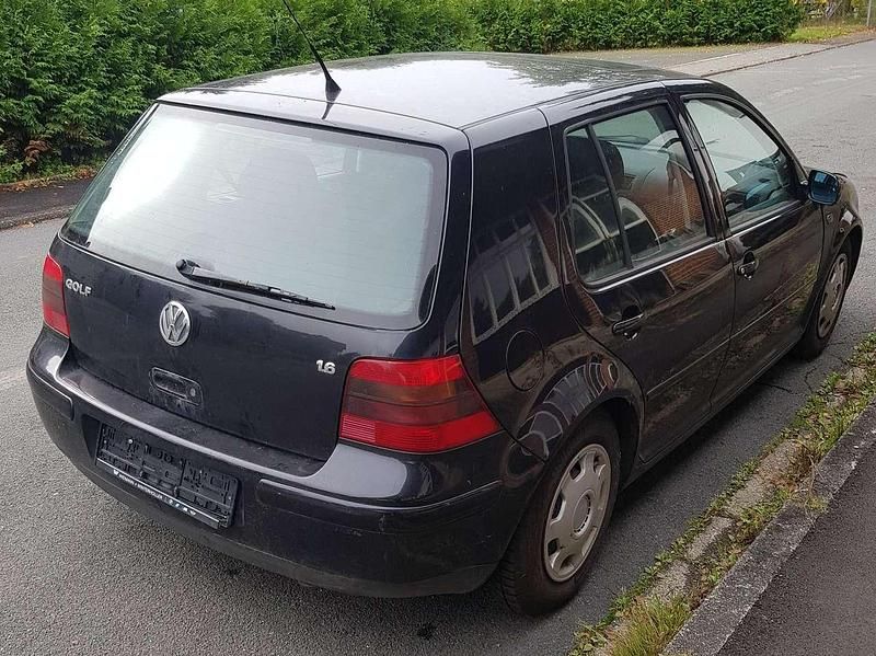 Gebraucht VW Golf IV Highline 105 PS (77 kW) 2001 Schwarz Limousine