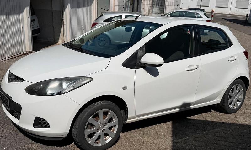 Usata Mazda 2 75 CV (55 kW) 2009 Bianco Utilitaria