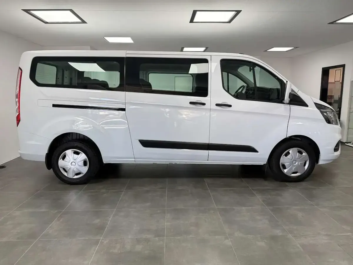 Gebraucht Ford Transit Trend 105 PS (77 kW) 2022 Frozen white Kombi
