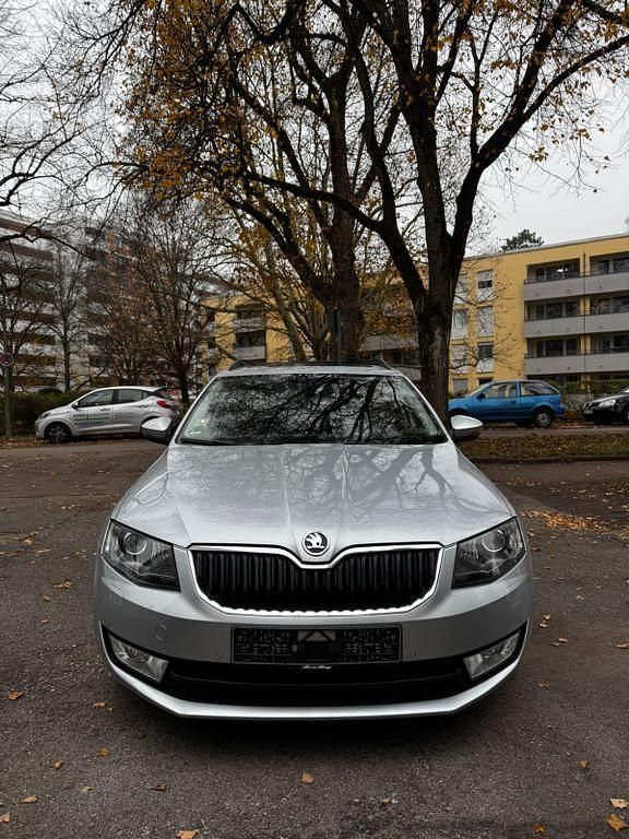 Silber Gebraucht 2014 Skoda Octavia Limousine | 10.950 € (Guter Preis) - Bild 1/4