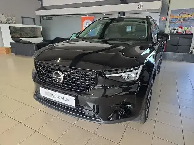 Gebraucht Volvo XC40 Plus 197 PS (144 kW) 2024 Onyx black SUV