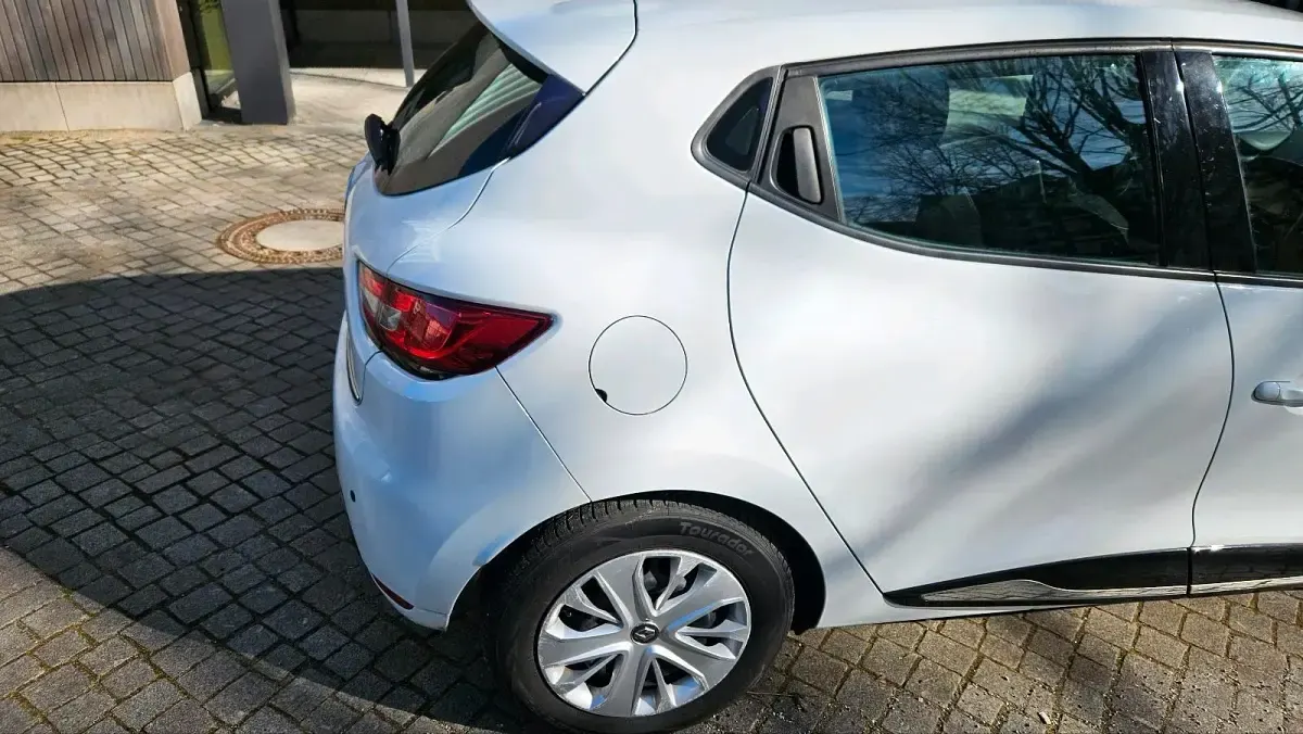 Gebraucht Renault Clio IV LIMITED 73 PS (53 kW) 2018 Weiß Limousine