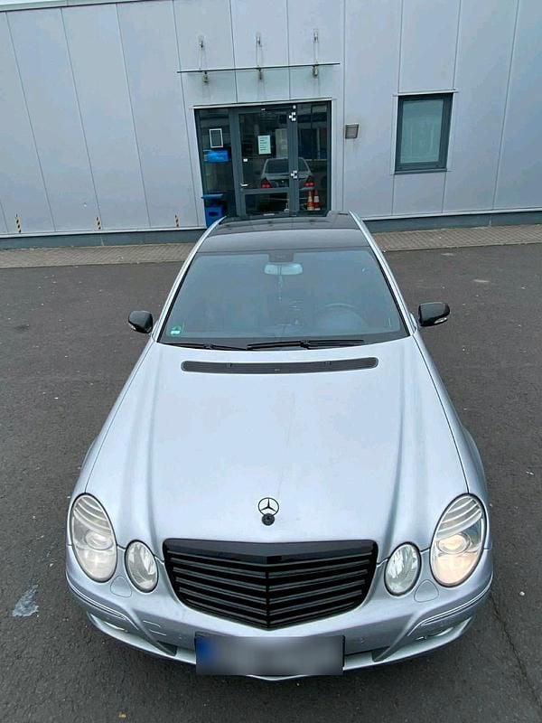 Gebraucht Mercedes E280 190 PS (139 kW) 2007 Silber Limousine