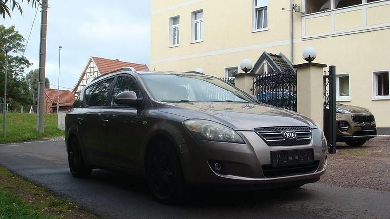 Second-hand Kia Ceed EX 116 CP (85 kW) 2008 Gri Hatchback
