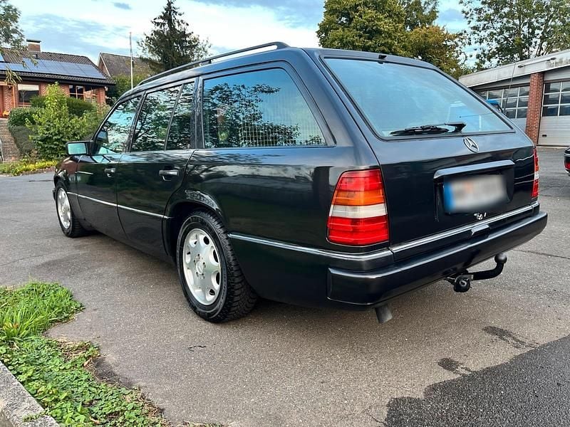 Usata Mercedes 220 1995 Nero Station wagon