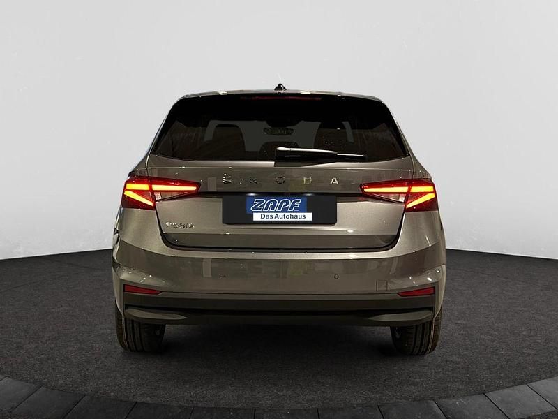 Neu Skoda Fabia 116 PS (85 kW) 2025 Grau Limousine