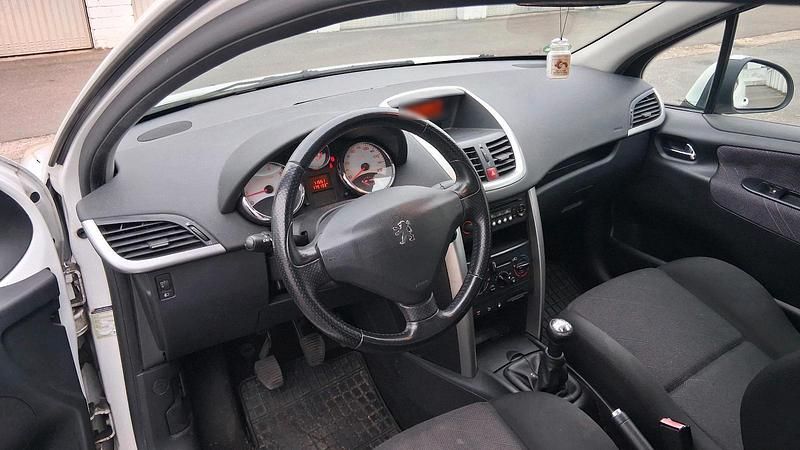 Gebraucht Peugeot 207 2008 Weiß Kleinwagen