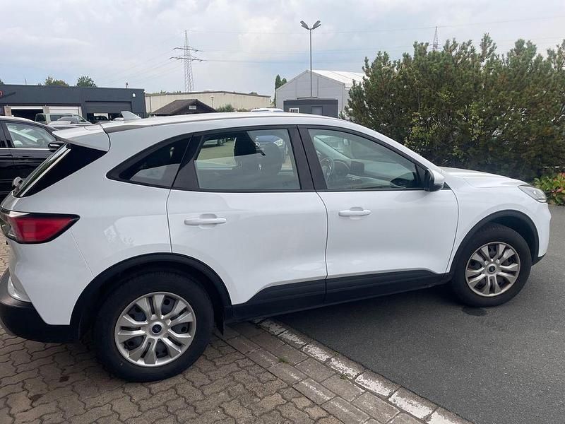 Gebraucht Ford Kuga Cool & Connect 150 PS (110 kW) 2022 Weiß SUV