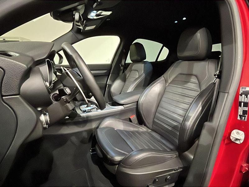 Gebraucht Alfa Romeo Stelvio Veloce 209 PS (153 kW) 2022 Rot SUV