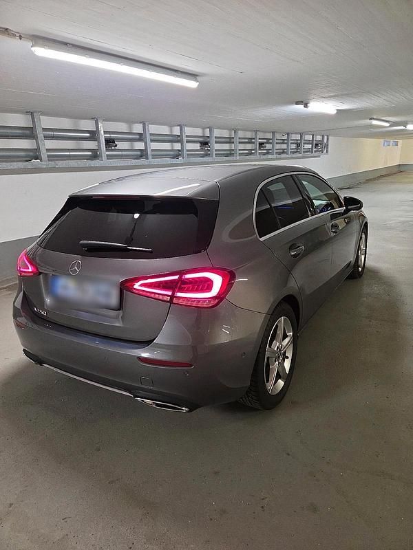 Gebraucht Mercedes A250 224 PS (164 kW) 2018 Grau Kleinwagen