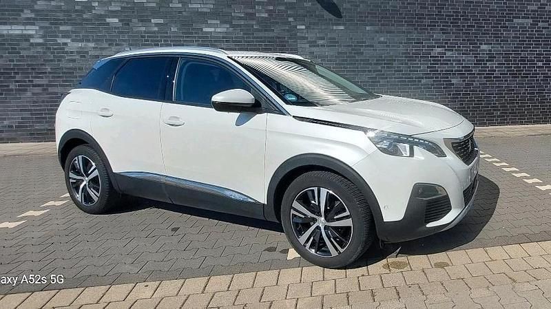 Weiß Gebraucht 2019 Peugeot 3008 Allure SUV | 18.700 € (Guter Preis) - Bild 1/4