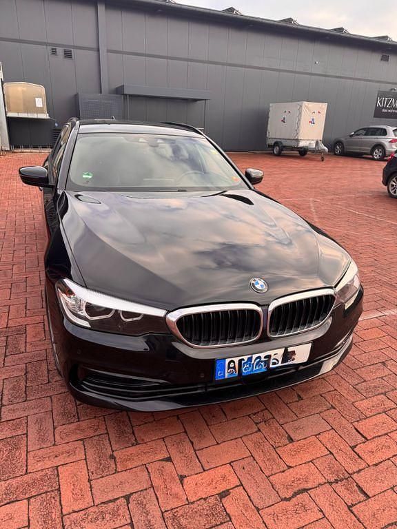 Gebraucht BMW 520 Shadowline 190 PS (139 kW) 2019 Schwarz Kombi
