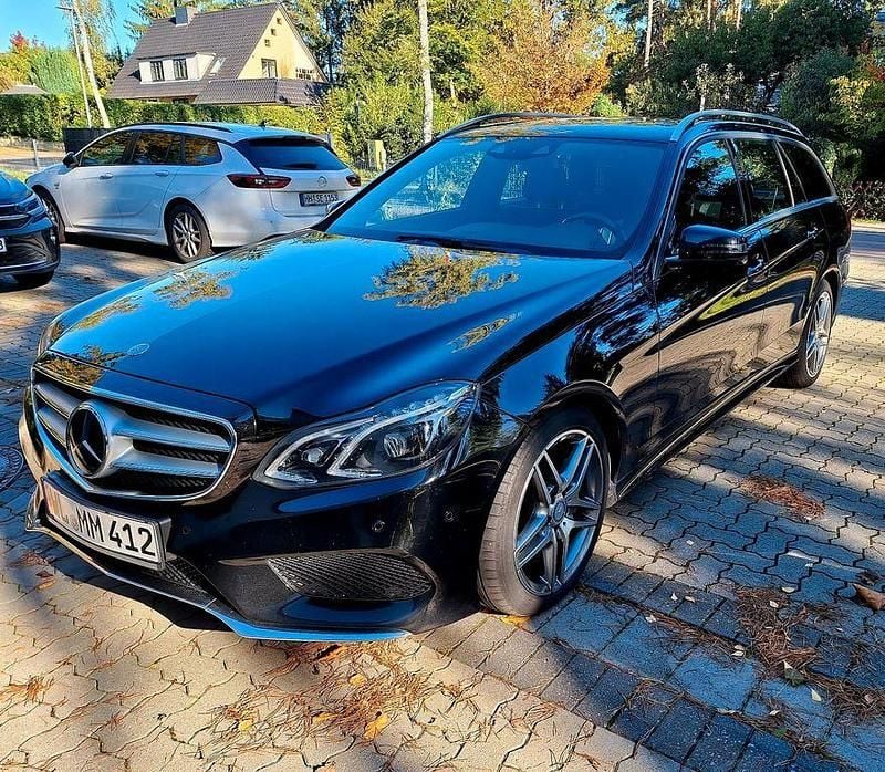 Schwarz Gebraucht 2015 Mercedes E350 Kombi | 12.900 € (Guter Preis) - Bild 1/4